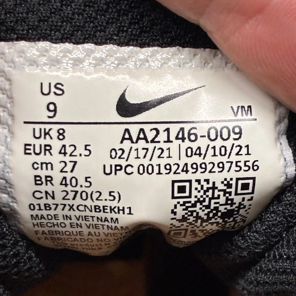 Nike Air Max Axis Sneakers Mens 9 Black Running Athletic Training Gym Low Top